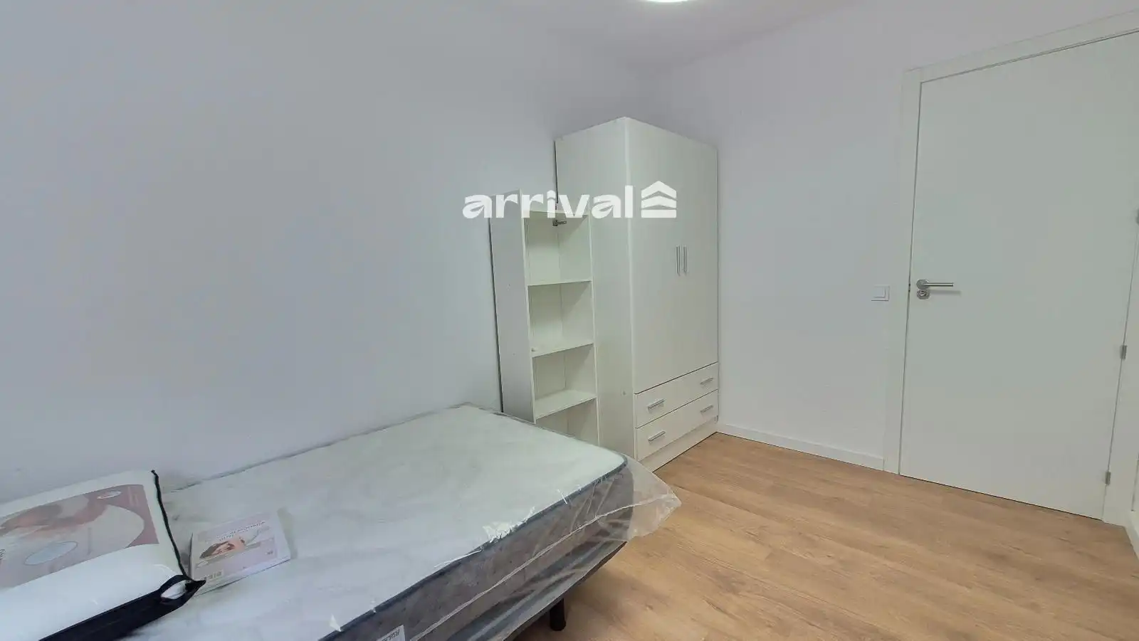 Schlafzimmer von Wohnung zur untervermieten in Valencia mit Heizung, Terrasse und Möbliert