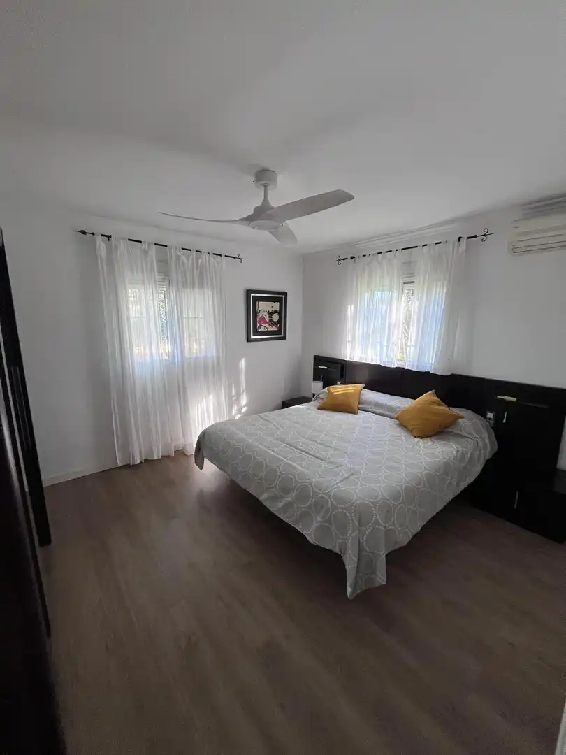 Dormitori de Casa o xalet en venda en Vilamarxant amb Aire condicionat, Jardí privat i Terrassa