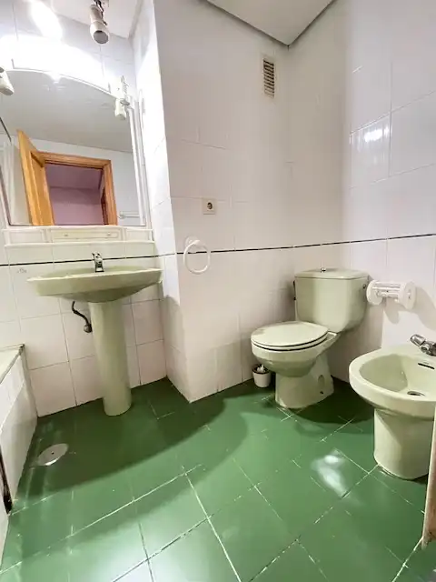 Bany de Pis en venda en Valladolid amb Calefacció, Jardí privat i Parquet