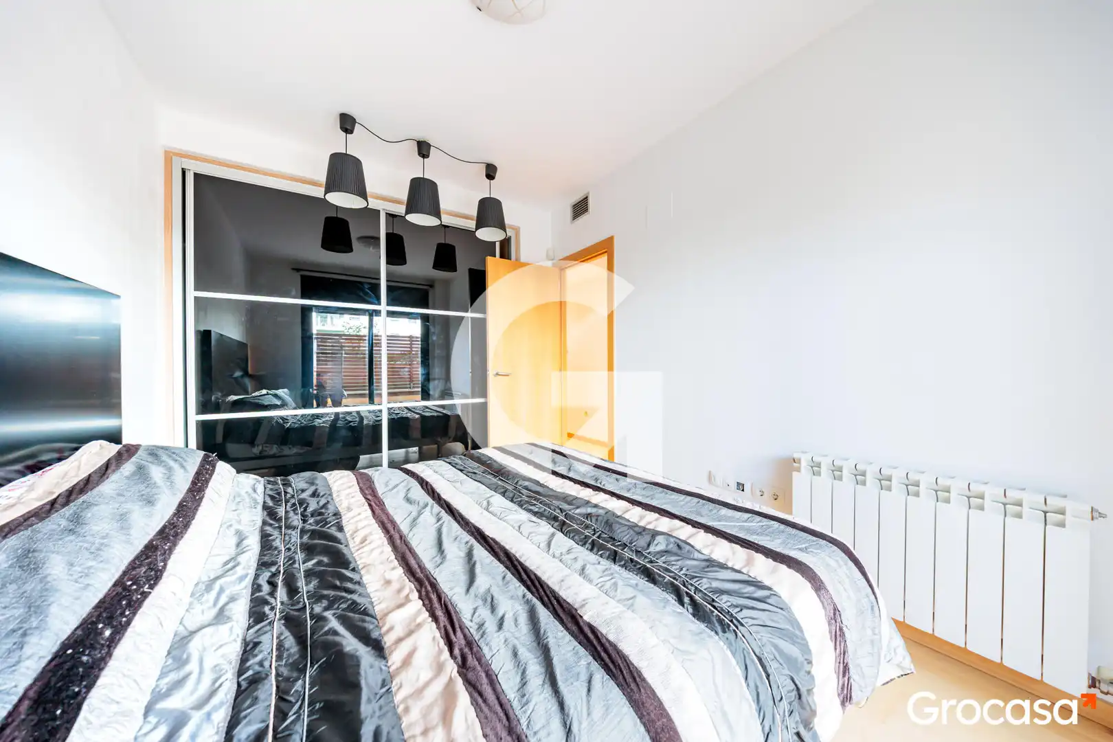 Bedroom of Ground floor for sale in Terrassa  with Air Conditioner, Heating and Private garden