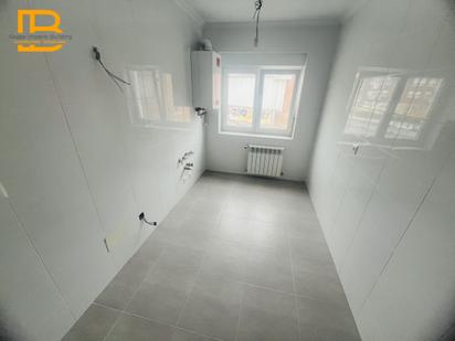 Bathroom of Flat for sale in Bárcena de Cicero  with Air Conditioner, Parquet flooring and Terrace