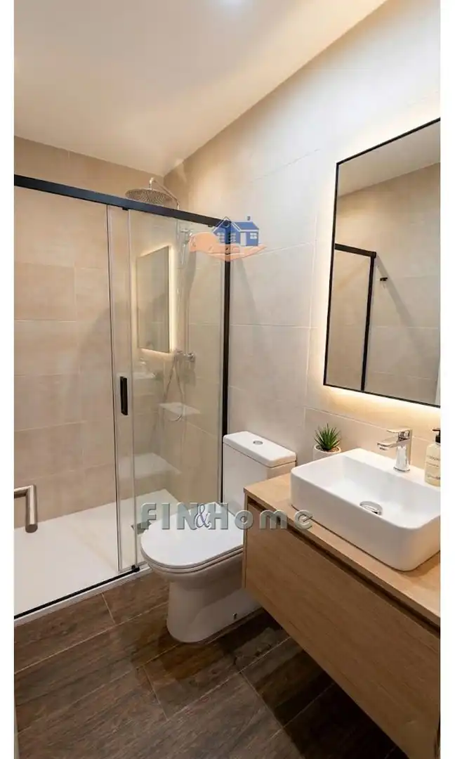 Badezimmer von Wohnung zum Verkauf in Sevilla mit Klimaanlage und Heizung