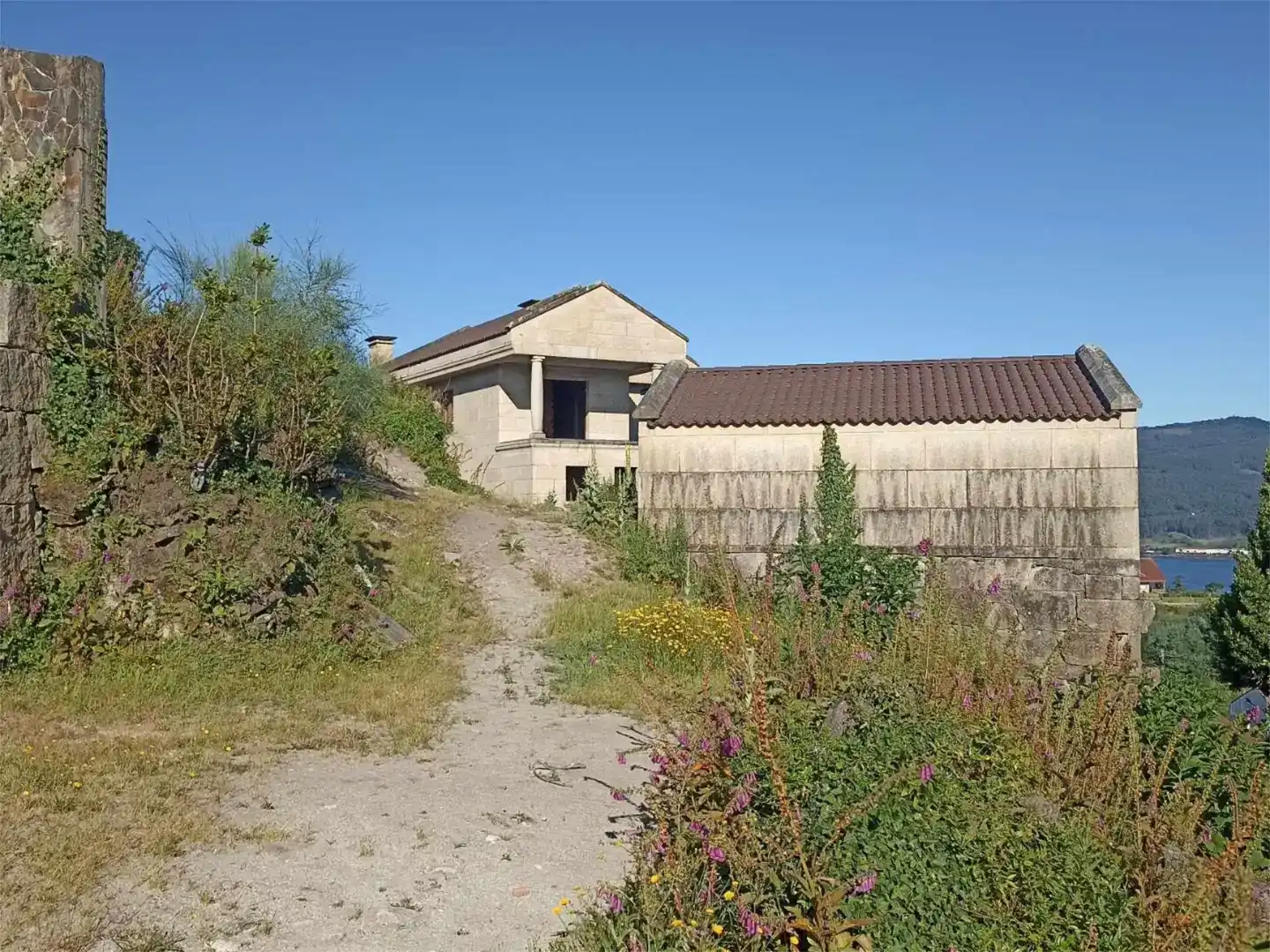 Vista exterior de Casa o xalet en venda en Soutomaior amb Balcó
