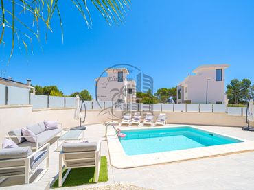 Maison avec piscine à vendre à Carrer Coll de Rates