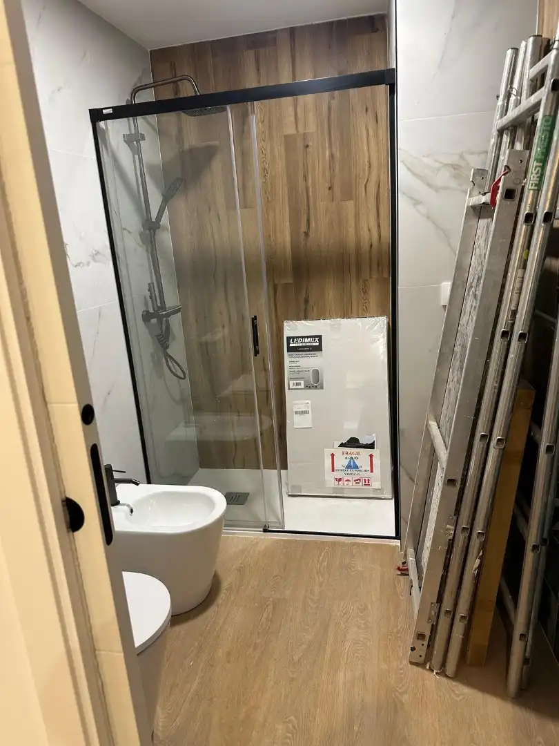 Bathroom of Attic for rent in Dos Hermanas  with Air Conditioner, Terrace and Oven