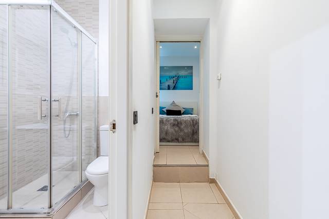 Piso en Venta en Calle de Luis Vélez de Guevara en Embajadores - Lavapiés