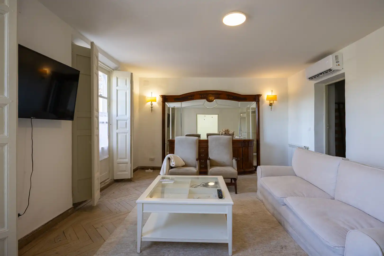 Sala de estar de Casa o chalet en venta en El Puente del Arzobispo con Aire acondicionado, Calefacción y Jardín privado