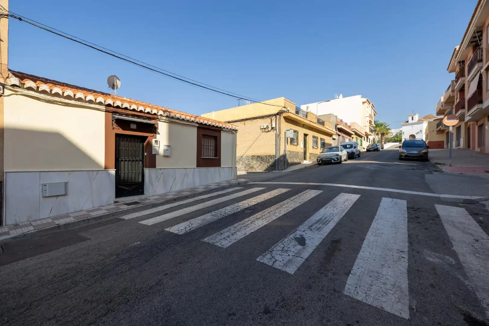 Vista exterior de Casa adosada en venda en Motril amb Aire condicionat