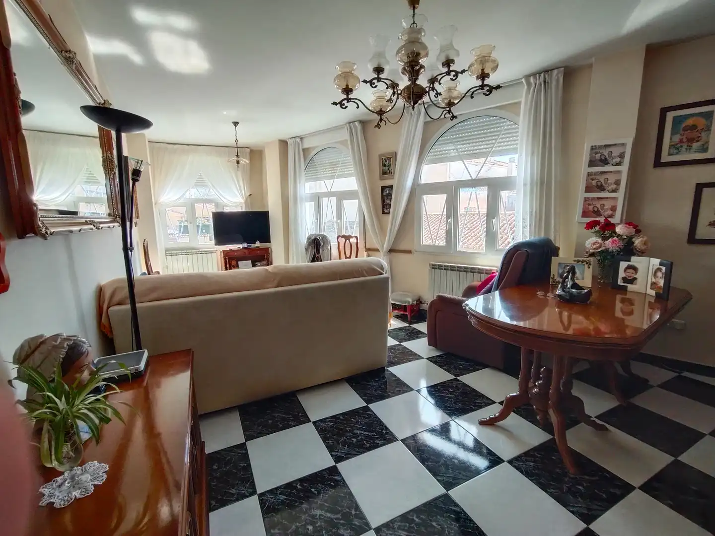 Wohnzimmer von Gebäude zum Verkauf in La Zubia