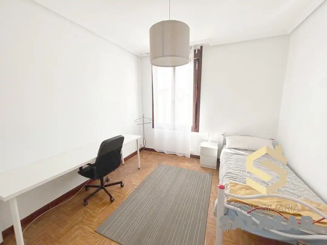 Habitación de Piso de alquiler en Bilbao  con Calefacción