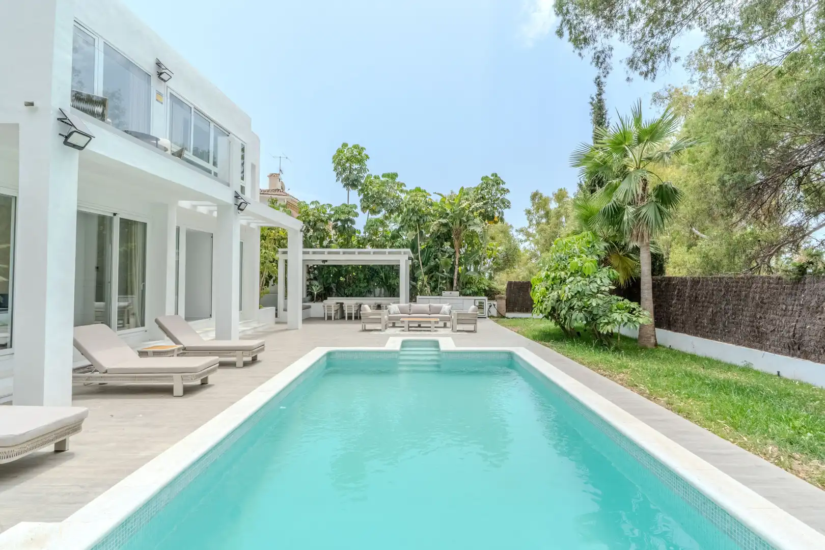Piscina de Casa o xalet de lloguer en Marbella amb Aire condicionat, Calefacció i Jardí privat