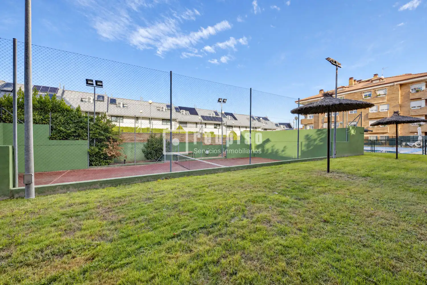 Garten von Wohnung zum Verkauf in Boadilla del Monte mit Klimaanlage, Heizung und Privatgarten