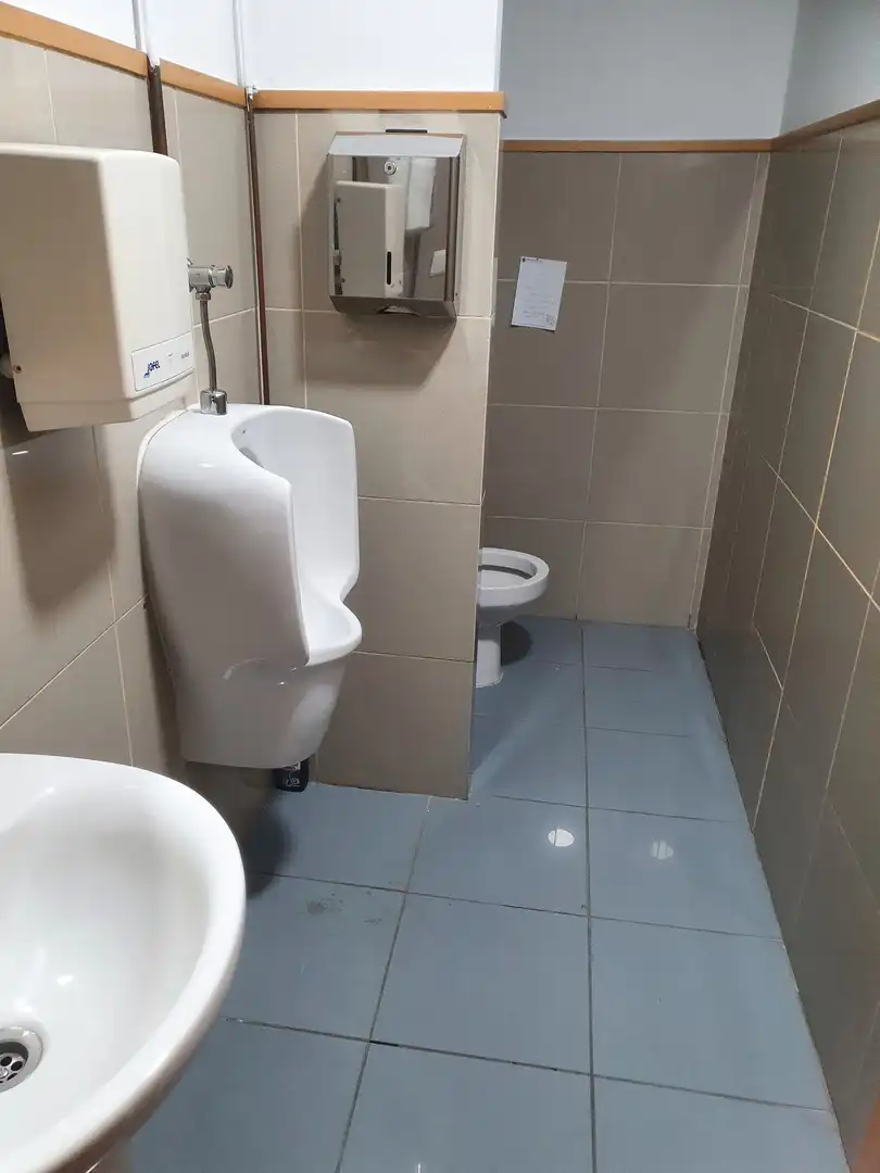 Badezimmer von Büro zur Miete in Vigo  mit Möbliert