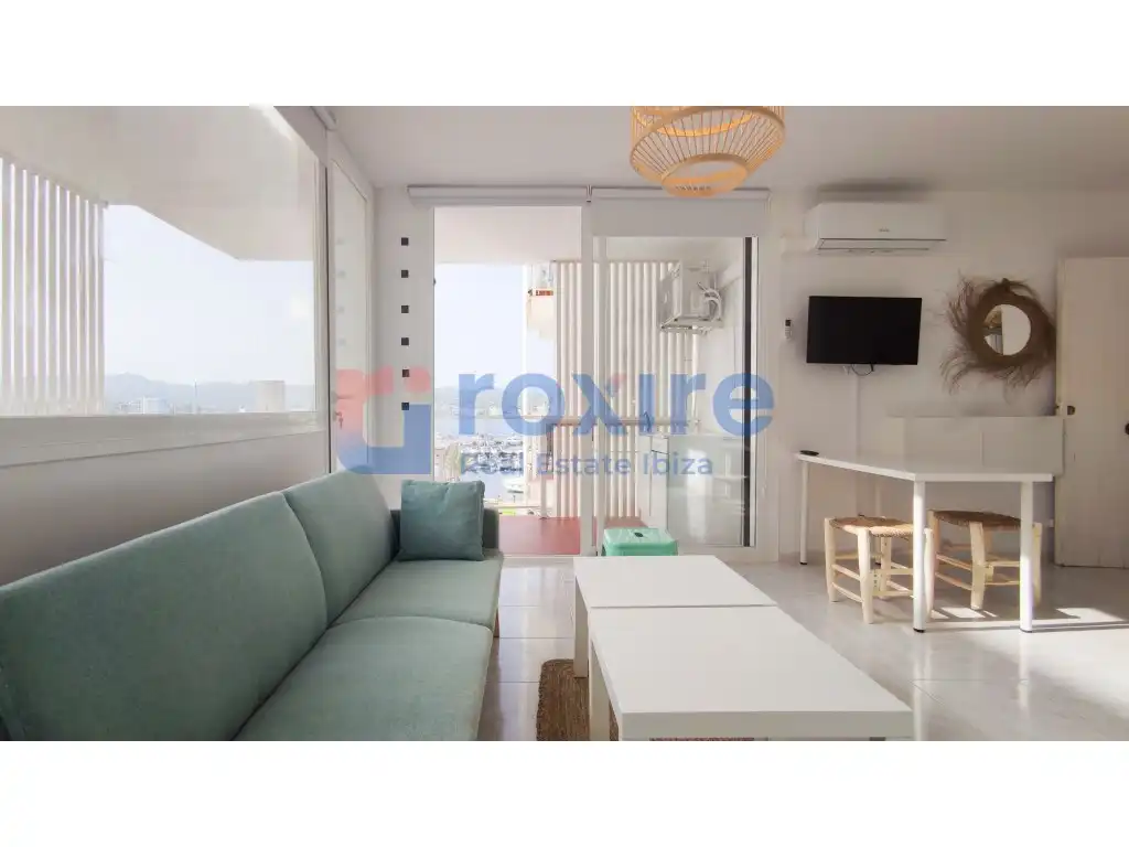 Sala de estar de Estudio de alquiler en Sant Antoni de Portmany con Aire acondicionado, Terraza y Horno