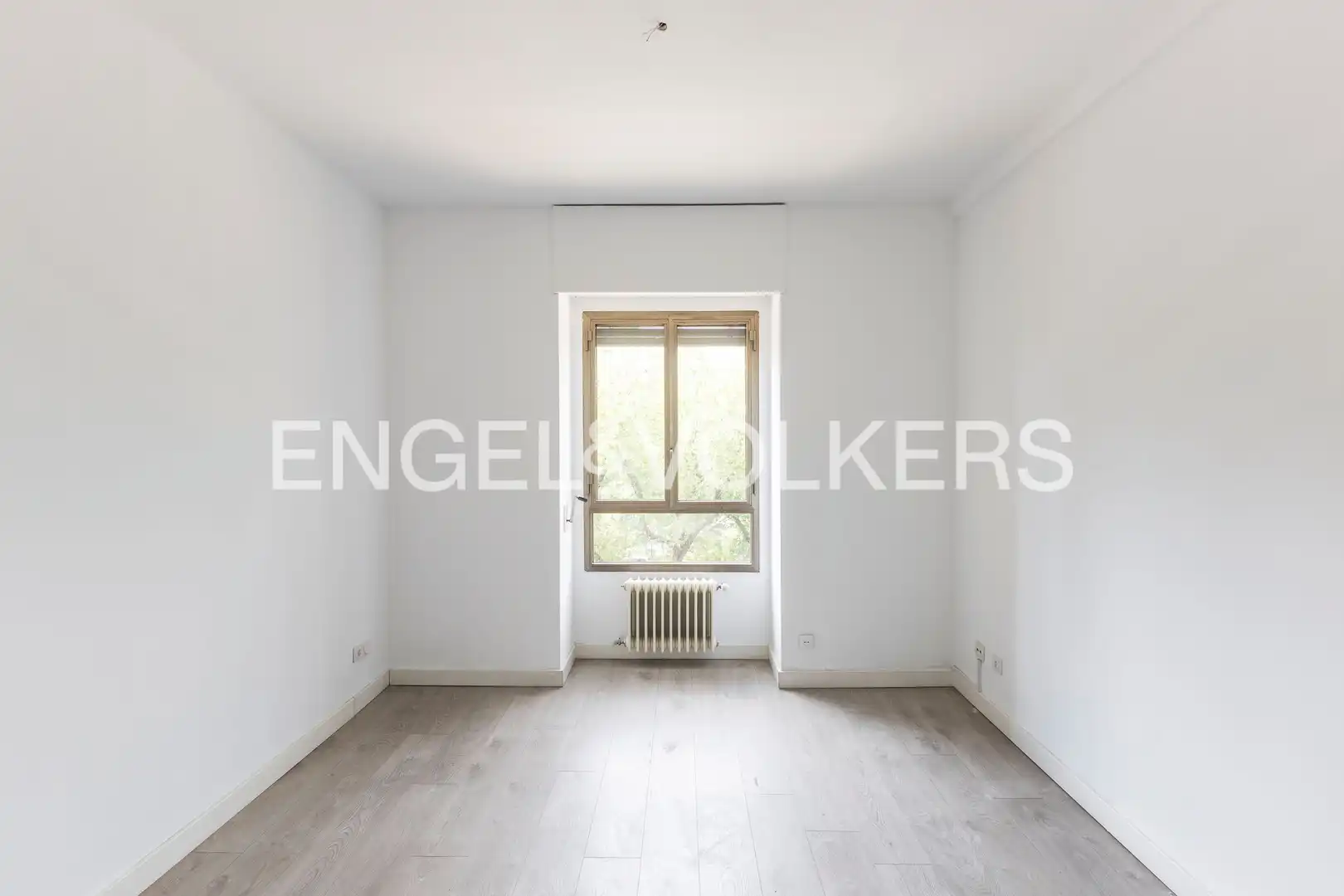 Schlafzimmer von Wohnung zur Miete in Madrid mit Klimaanlage, Heizung und Privatgarten