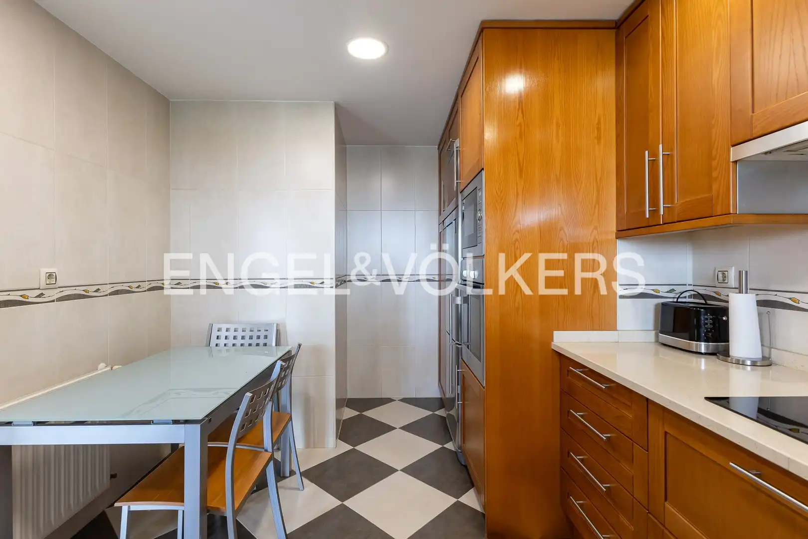 Cocina de Piso en venta en Madrid con Calefacción, Trastero y Piscina