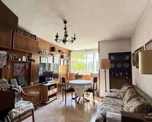Living room of Flat for sale in  Madrid Capital  with Heating, Terrace and Furnished