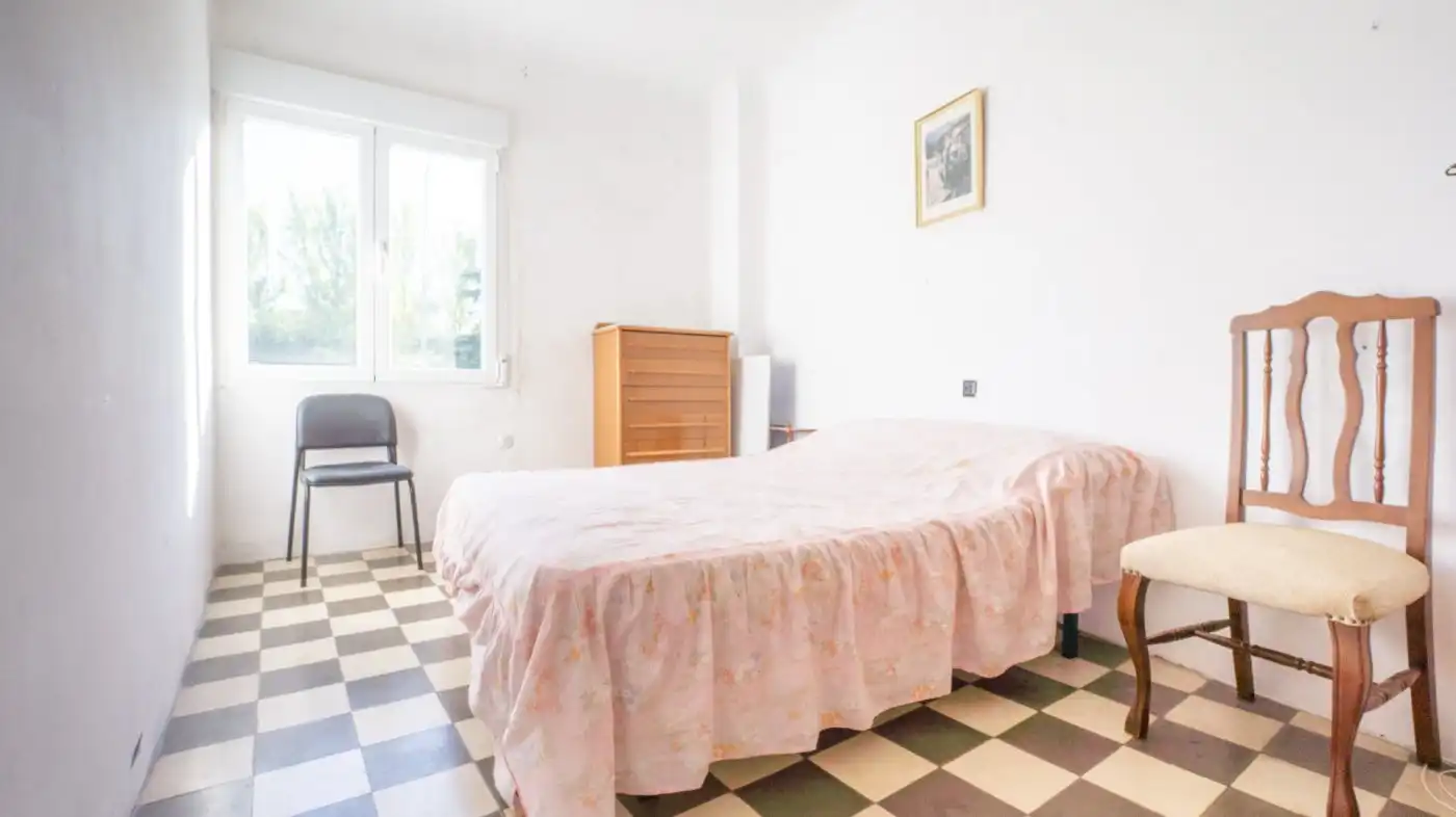 Dormitori de Finca rústica en venda en Granada amb Terrassa i Balcó