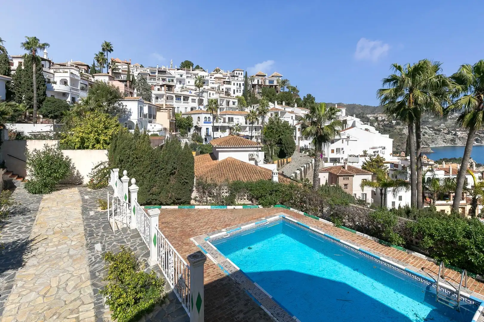Exterior view of Houses for sale in Almuñécar  with Air Conditioner, Private garden and Terrace