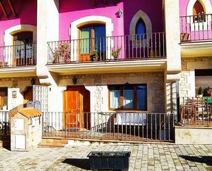 Vista exterior de Casa adosada en venda en Garai amb Terrassa