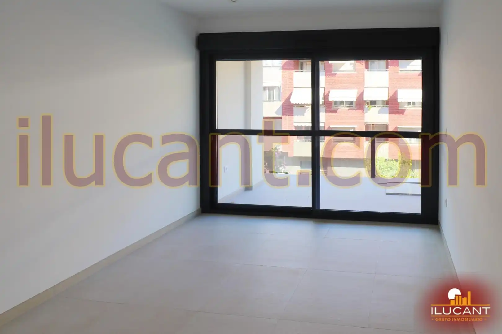 Dormitori de Pis en venda en Alicante / Alacant amb Aire condicionat, Jardí privat i Balcó