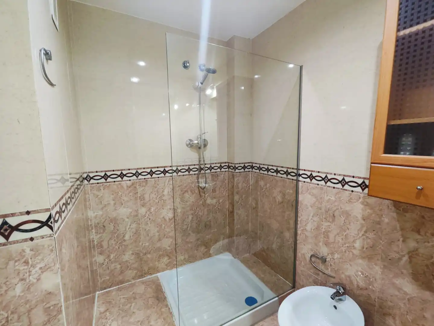 Baño de Piso en venta en Albalat de la Ribera con Aire acondicionado, Trastero y Amueblado