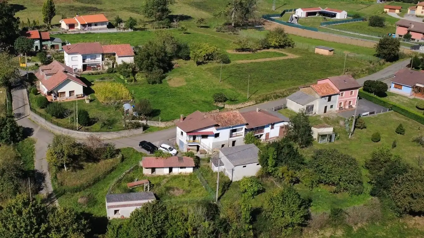 Vista exterior de Finca rústica en venda en Nava, Asturias