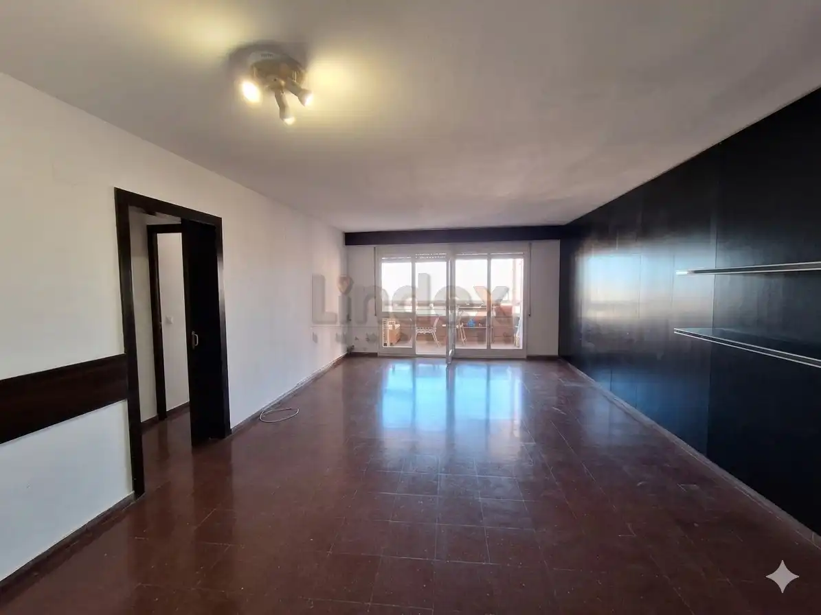Sala de estar de Piso en venta en Mataró con Calefacción, Horno y Balcón