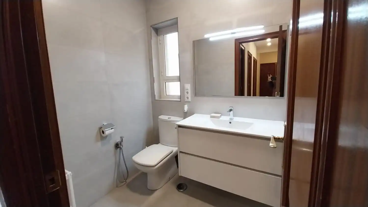 Baño de Piso de alquiler en Jaén con Aire acondicionado, Calefacción y Parquet