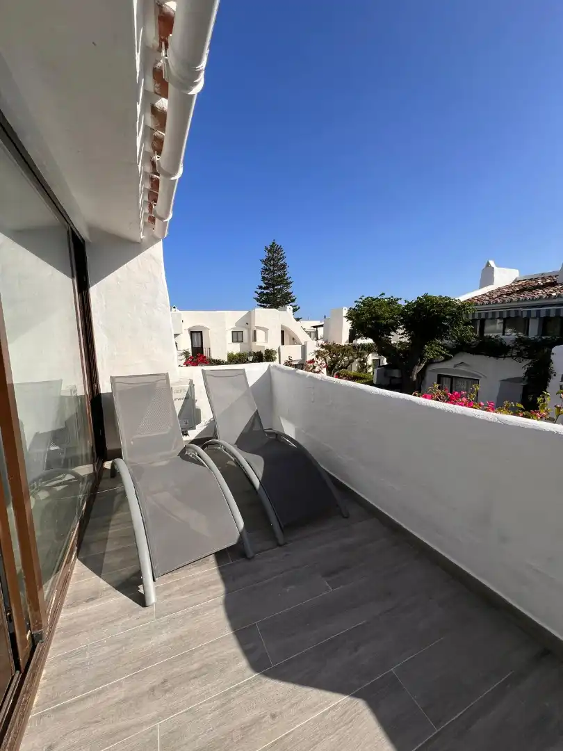 Terrasse von Wohnung zur Miete in Estepona mit Klimaanlage, Terrasse und Möbliert