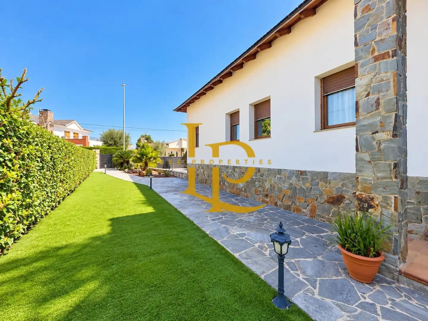 Casa con piscina en venta en Carrer Ametllers, imagen 5