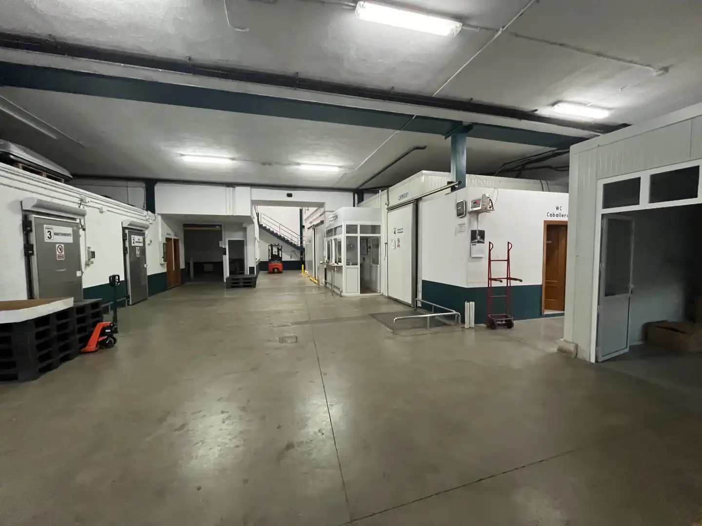 Nave industrial en venta en Villanueva de la Jara con Calefacción y Alarma