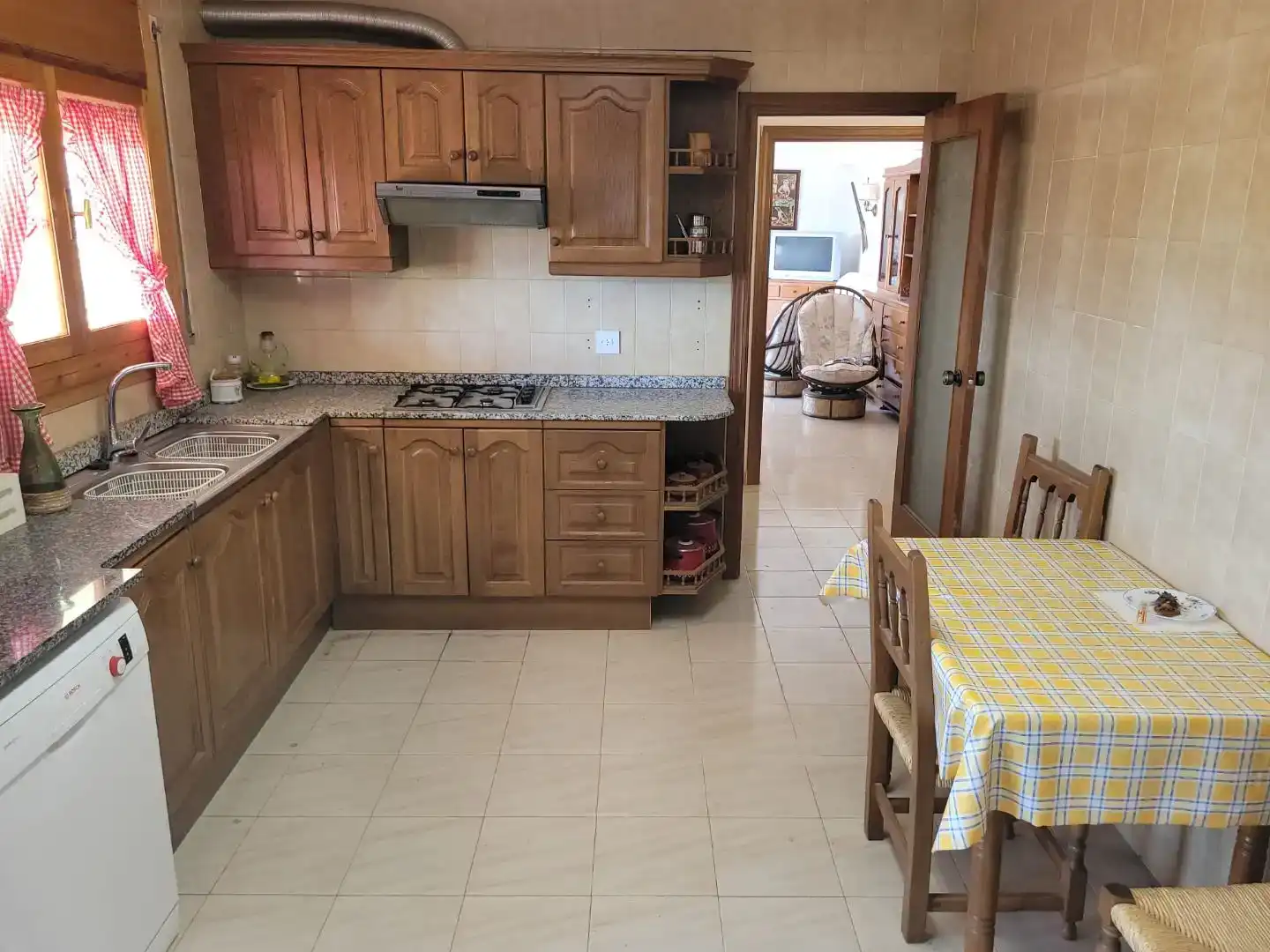 Küche von Wohnung zum Verkauf in La Fresneda mit Klimaanlage, Privatgarten und Abstellraum