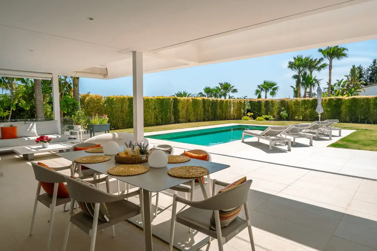 Terrassa de Casa o xalet de lloguer en Estepona amb Jardí privat, Piscina i Alarma
