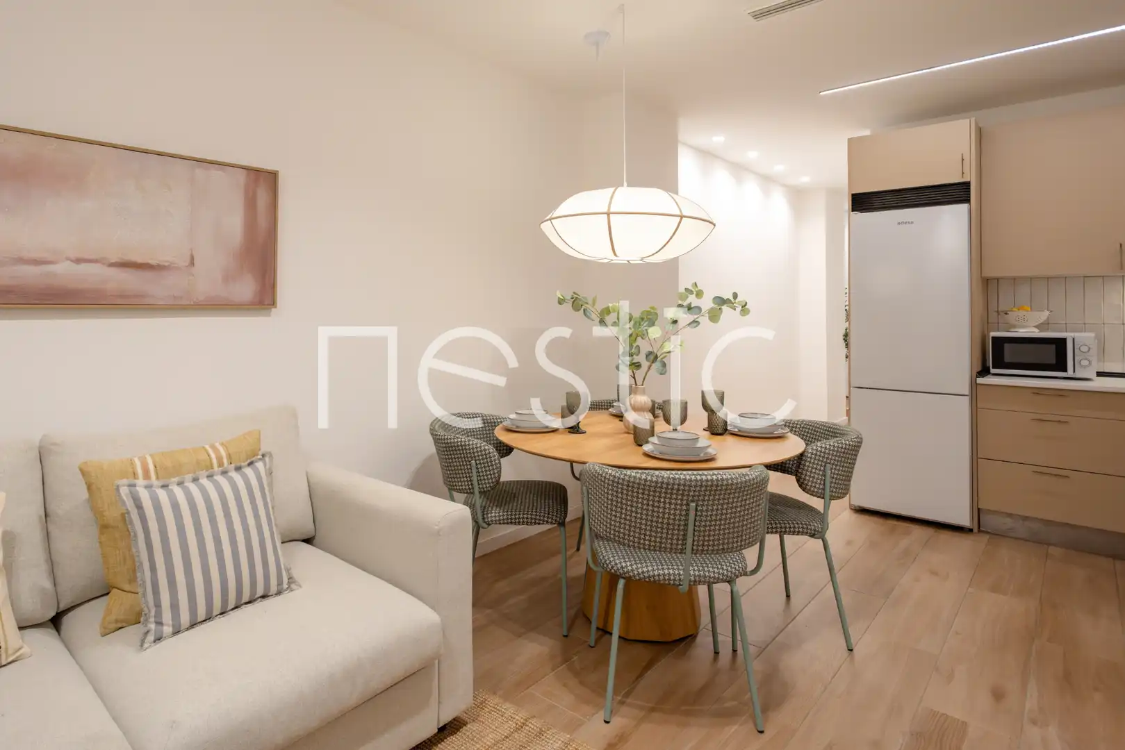 Sala d'estar de Apartament de lloguer en Madrid amb Aire condicionat, Calefacció i Moblat