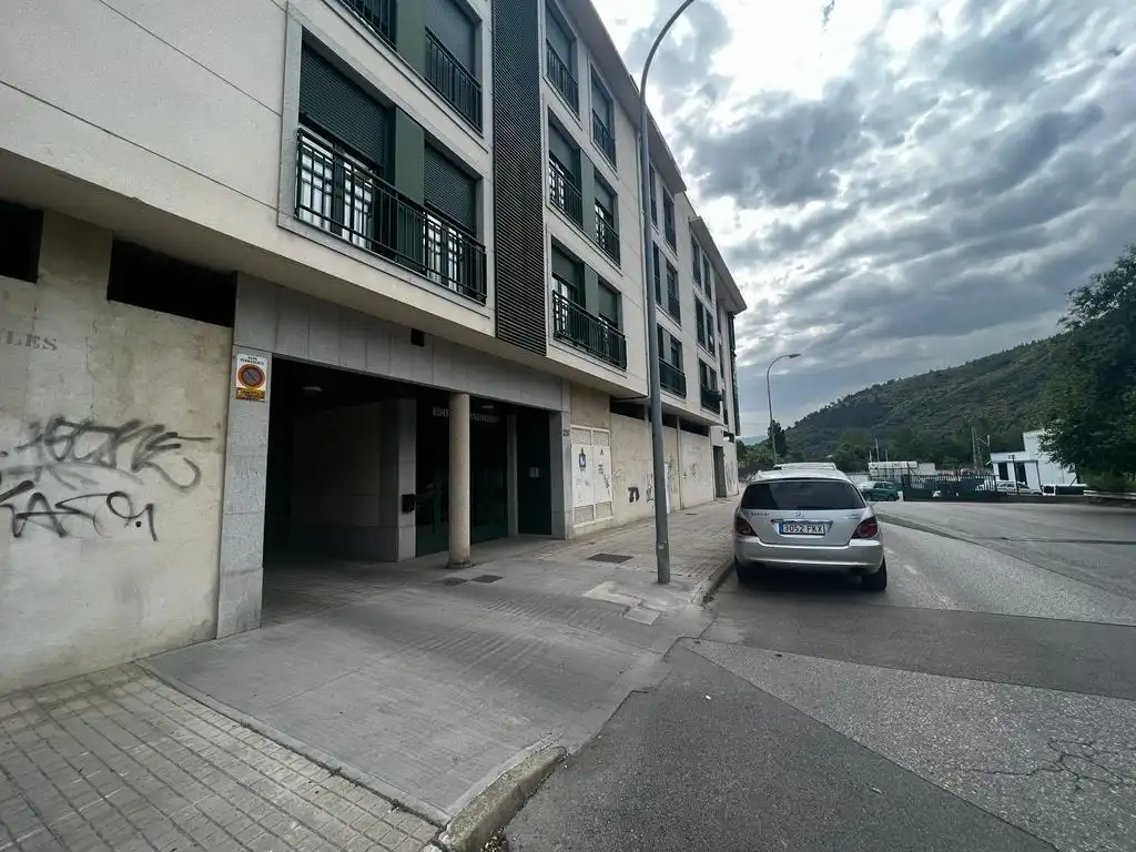 Local comercial en venda a Calle batalla bailen 124, imagen 2