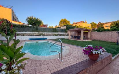 Piscina de Casa o xalet en venda en Rivas-Vaciamadrid amb Aire condicionat, Terrassa i Piscina