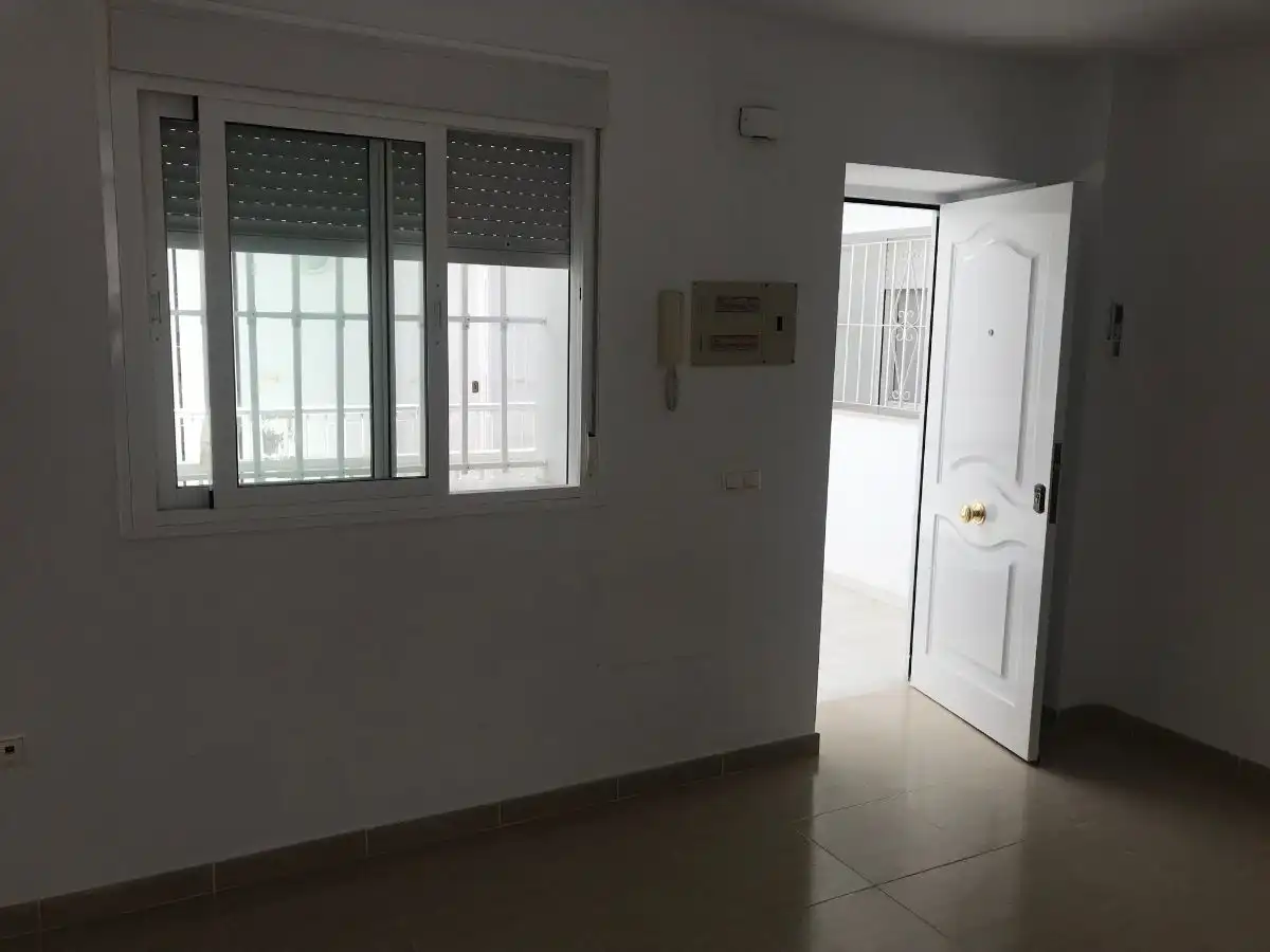 Wohnung zum Verkauf in San Fernando mit Klimaanlage und Terrasse