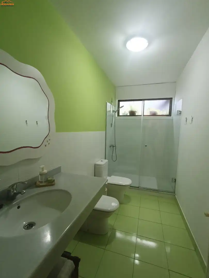 Baño de Piso en venta en Tomiño con Calefacción, Terraza y Balcón