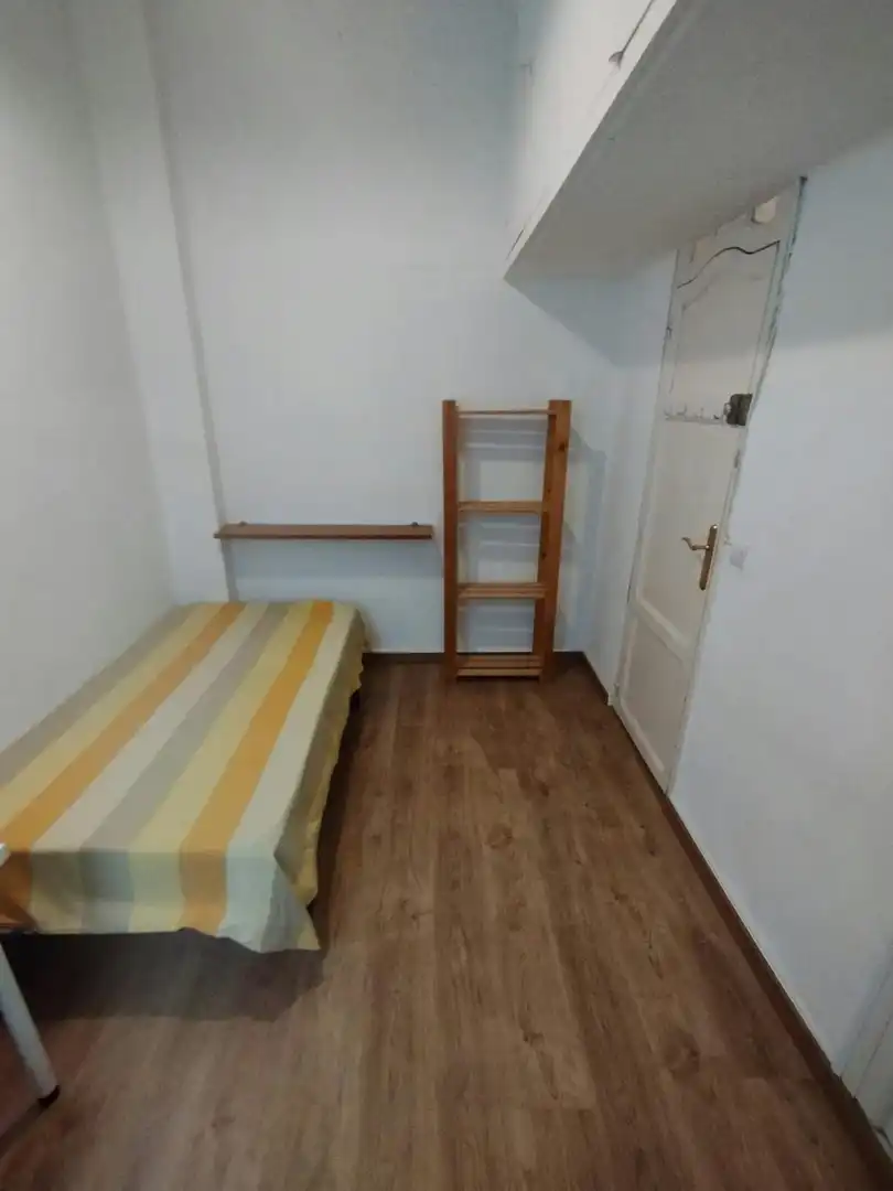 Schlafzimmer von Wohnung zur untervermieten in  Valencia Capital mit Heizung, Möbliert und Waschmaschine