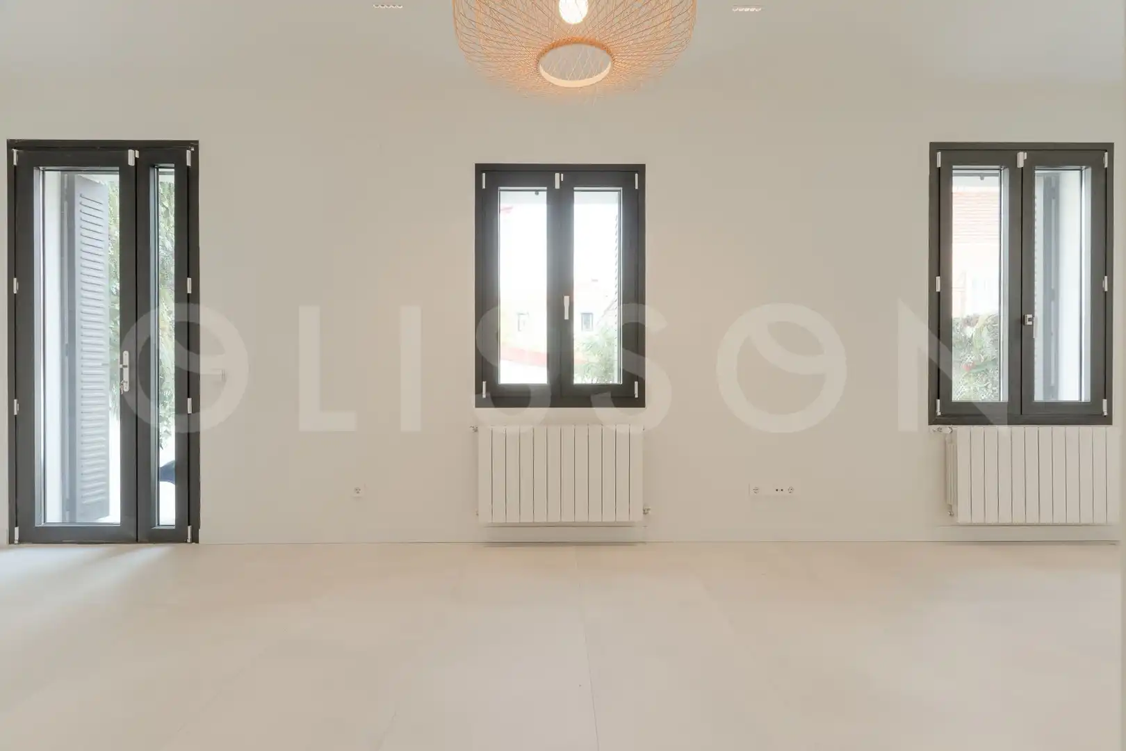 Living room of Houses for sale in Madrid  with Air Conditioner, Heating and Private garden
