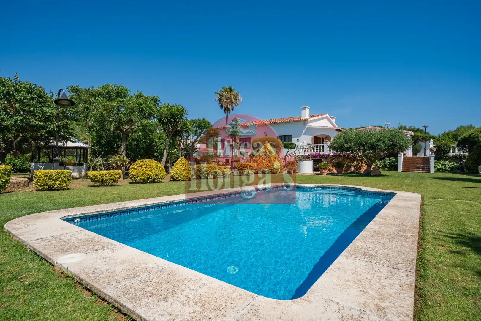 Detached house with pool for sale in Alaior poble