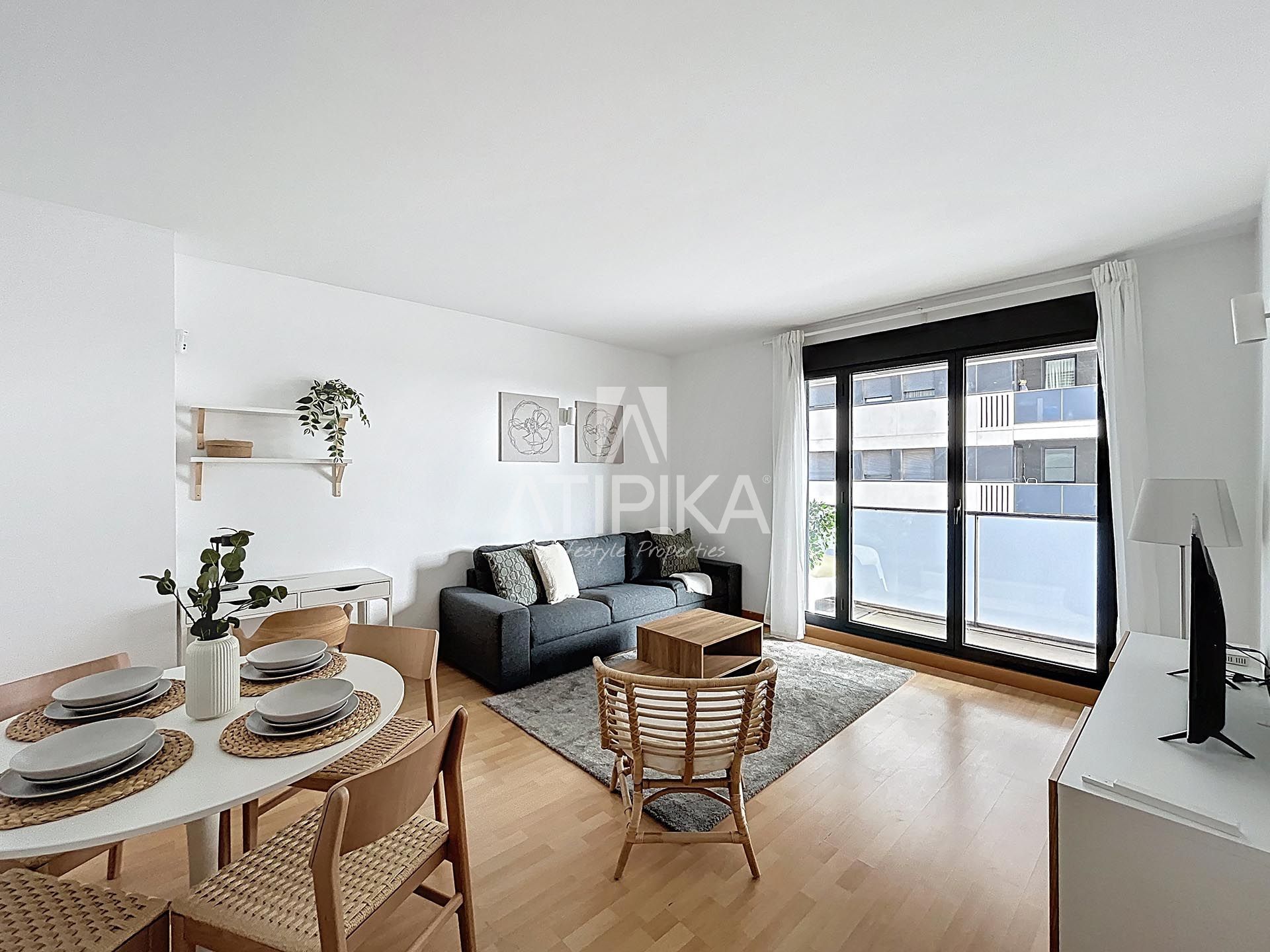Living room of Flat for sale in L'Hospitalet de Llobregat  with Air Conditioner, Parquet flooring and Terrace