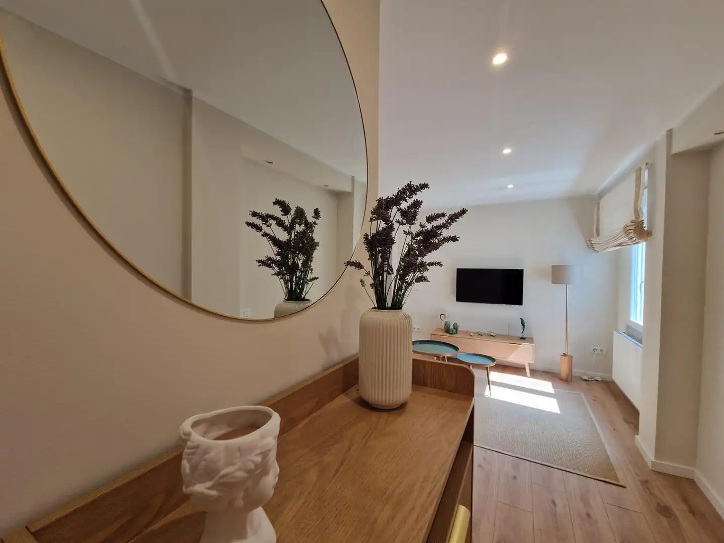 Flat with terrace to rent in Calle TRASMIERA, imagen 9