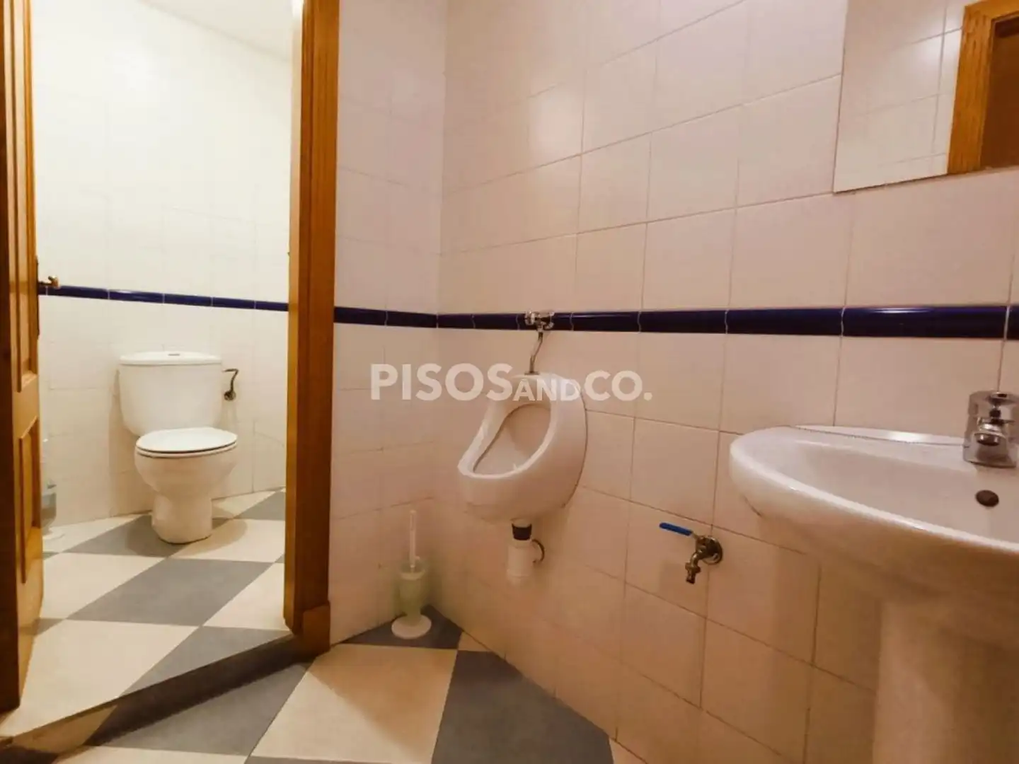 Baño de Local en venta en Culleredo