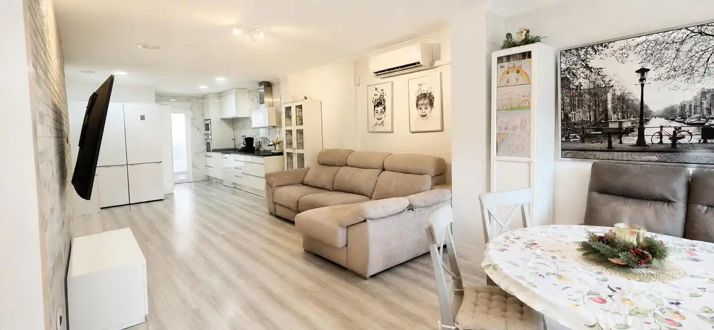 Sala de estar de Casa o chalet en venta en Elche / Elx con Trastero, Balcón y Piscina comunitaria