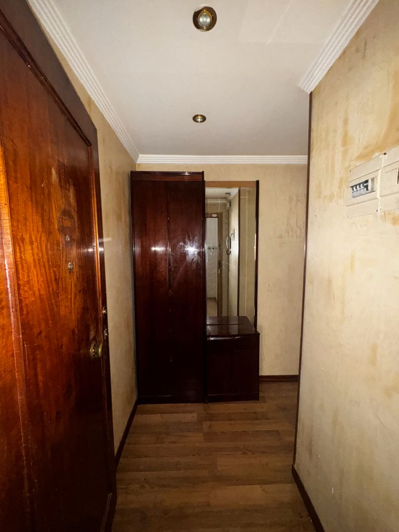 Flat for sale in  Granada Capital  with Air Conditioner and Terrace