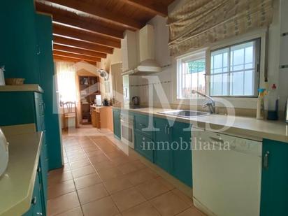 Cuina de Casa o xalet en venda en Vélez-Málaga amb Terrassa i Traster
