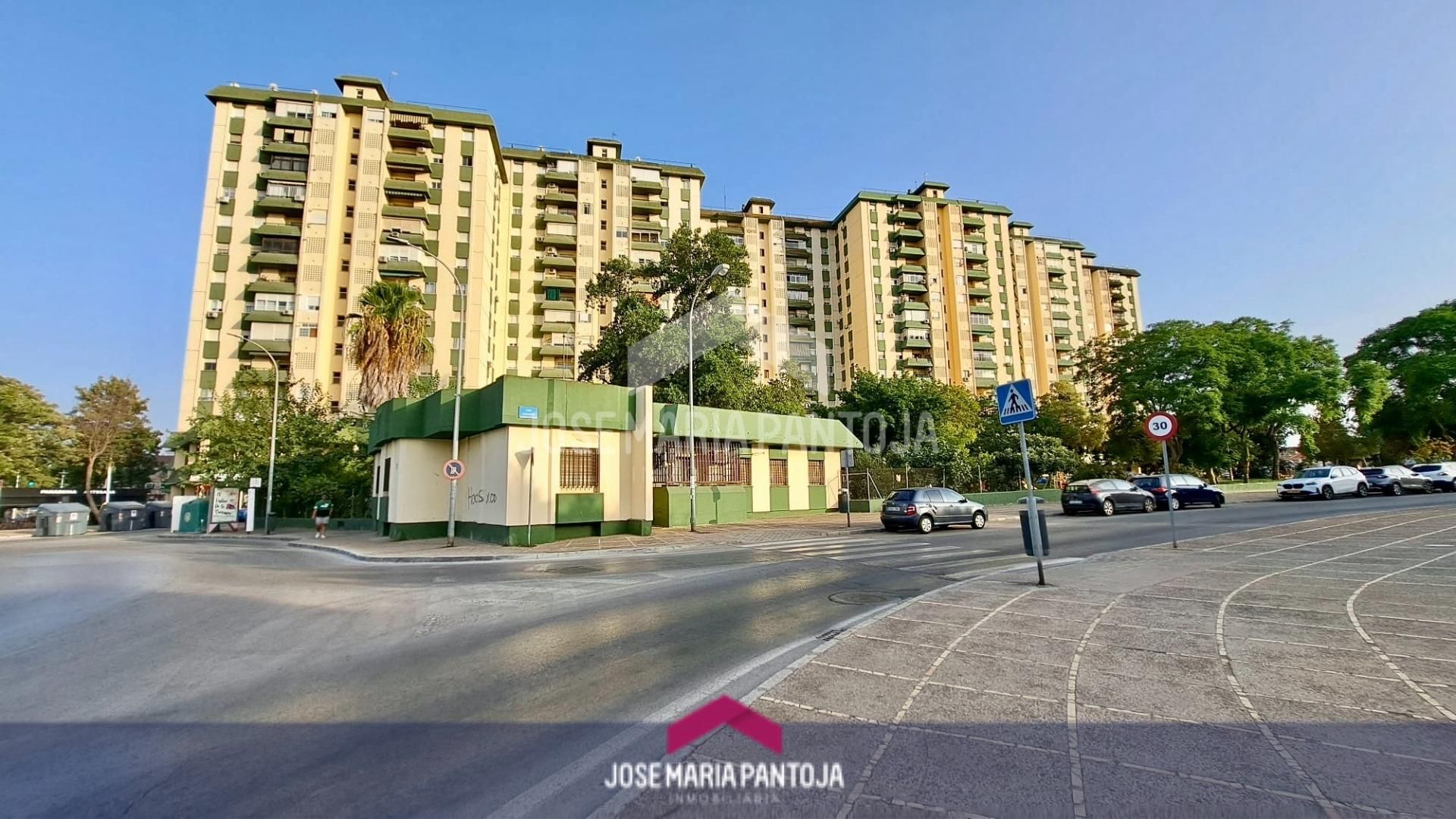 Exterior view of Flat for sale in Jerez de la Frontera  with Air Conditioner, Terrace and Storage room