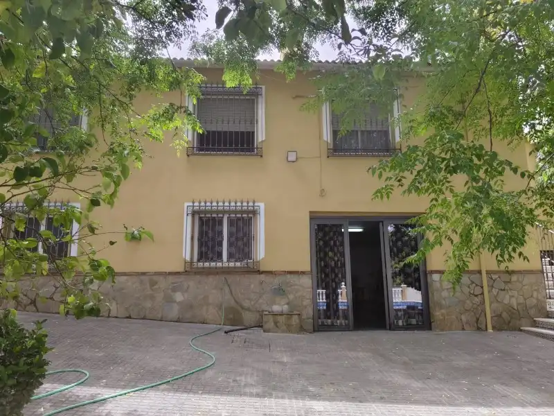 Vista exterior de Finca rústica en venta en Lucena con Aire acondicionado, Terraza y Piscina